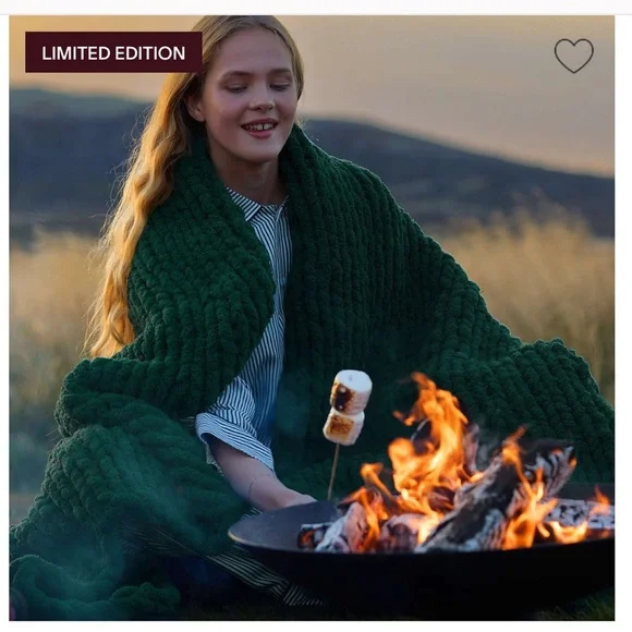 Sunday Citizen Snug Chunky Knit Throw in Hunter Green - Picture 3 of 4